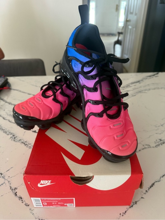 Nike Shoes - Nike Women’s Pink to Purple Gradient VaporMax Sneakers